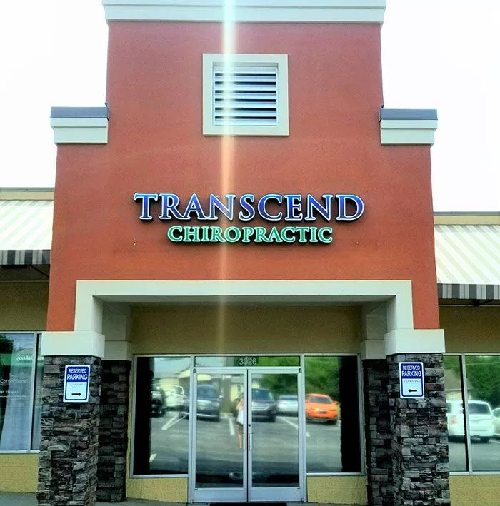 Dr. Connor Davis and Dr. Leigh Davis provide top-notch NUCCA Care to their patients in their Knoxville-based office, Transcend Chiropractic.